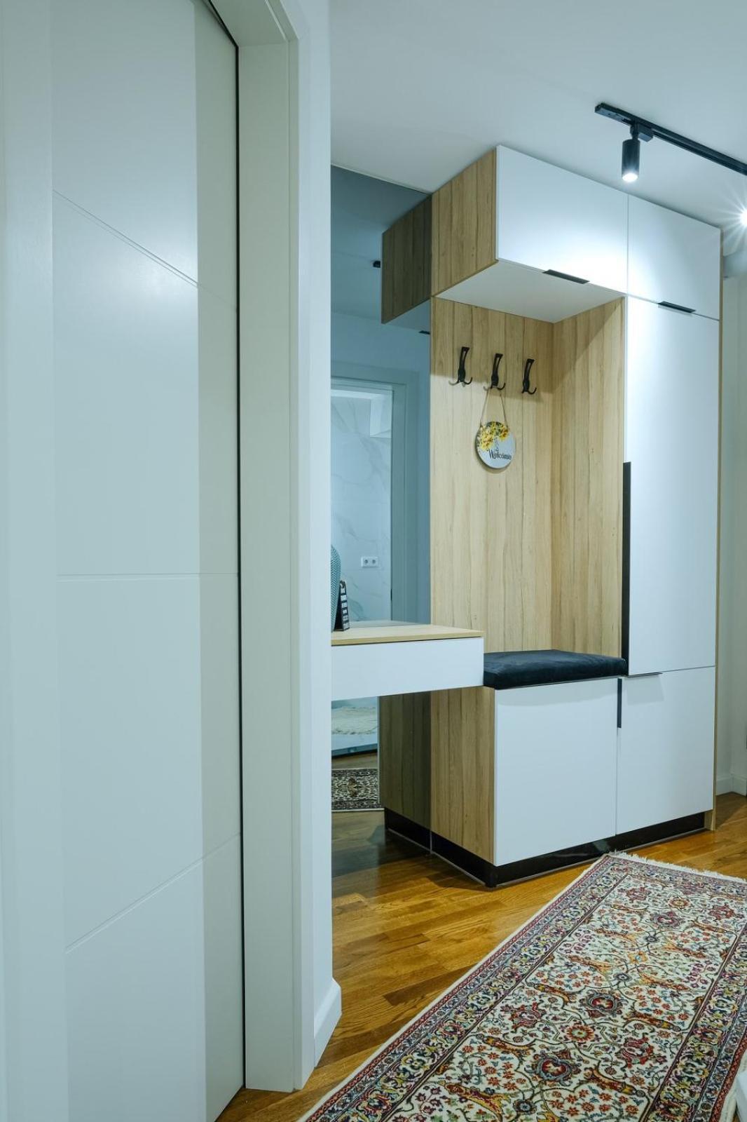 Ultra Modern 1-bedroom With Free Garage - Apartment *