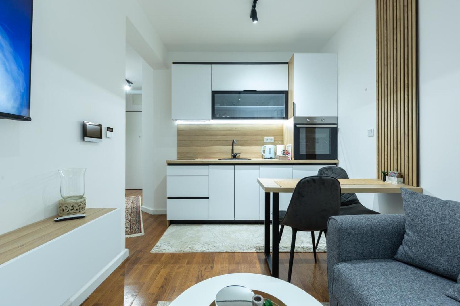 Ultra Modern 1-bedroom With Free Garage - *